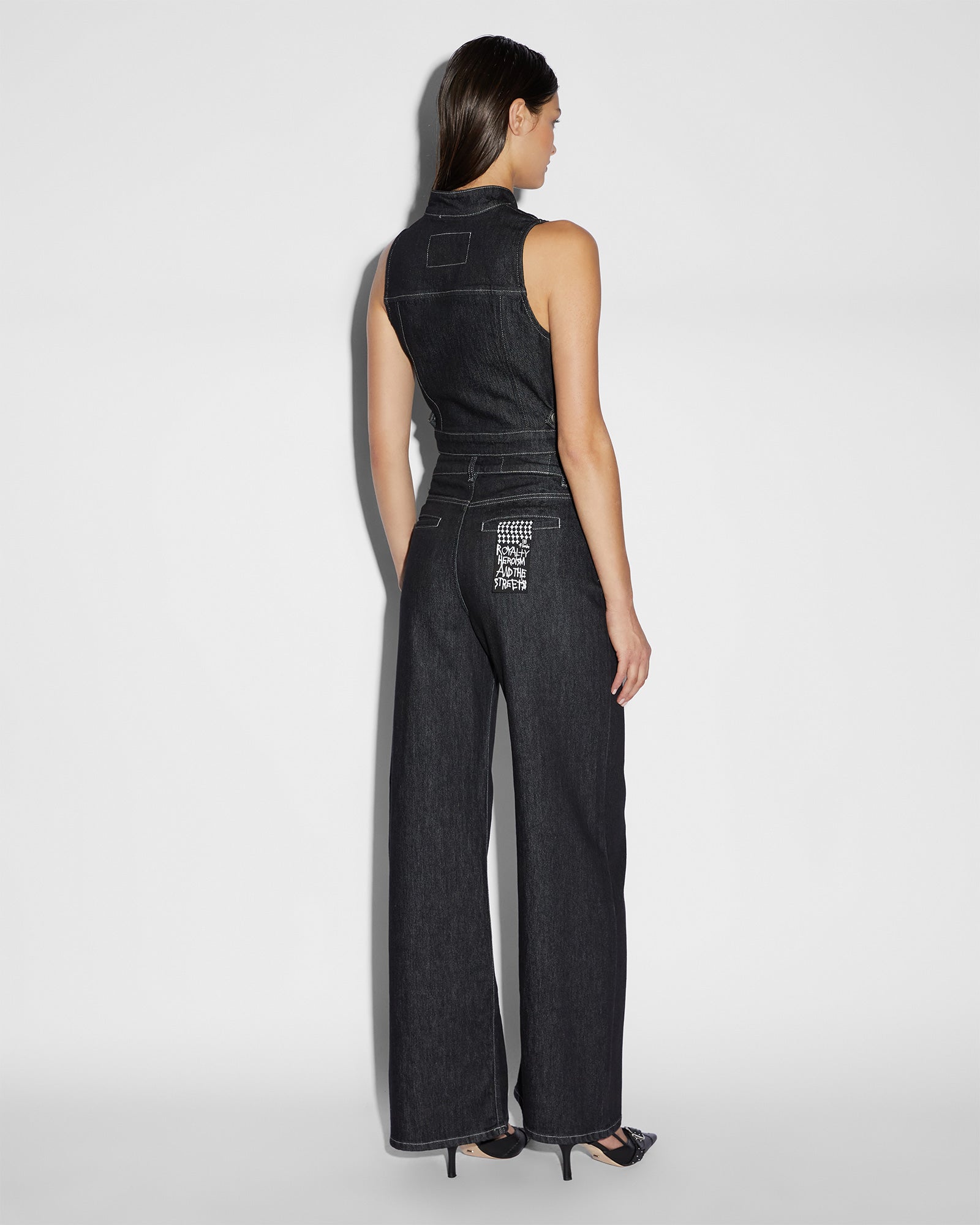 Paradigm Gilet Womens Tops - Midnight Black - Image 4