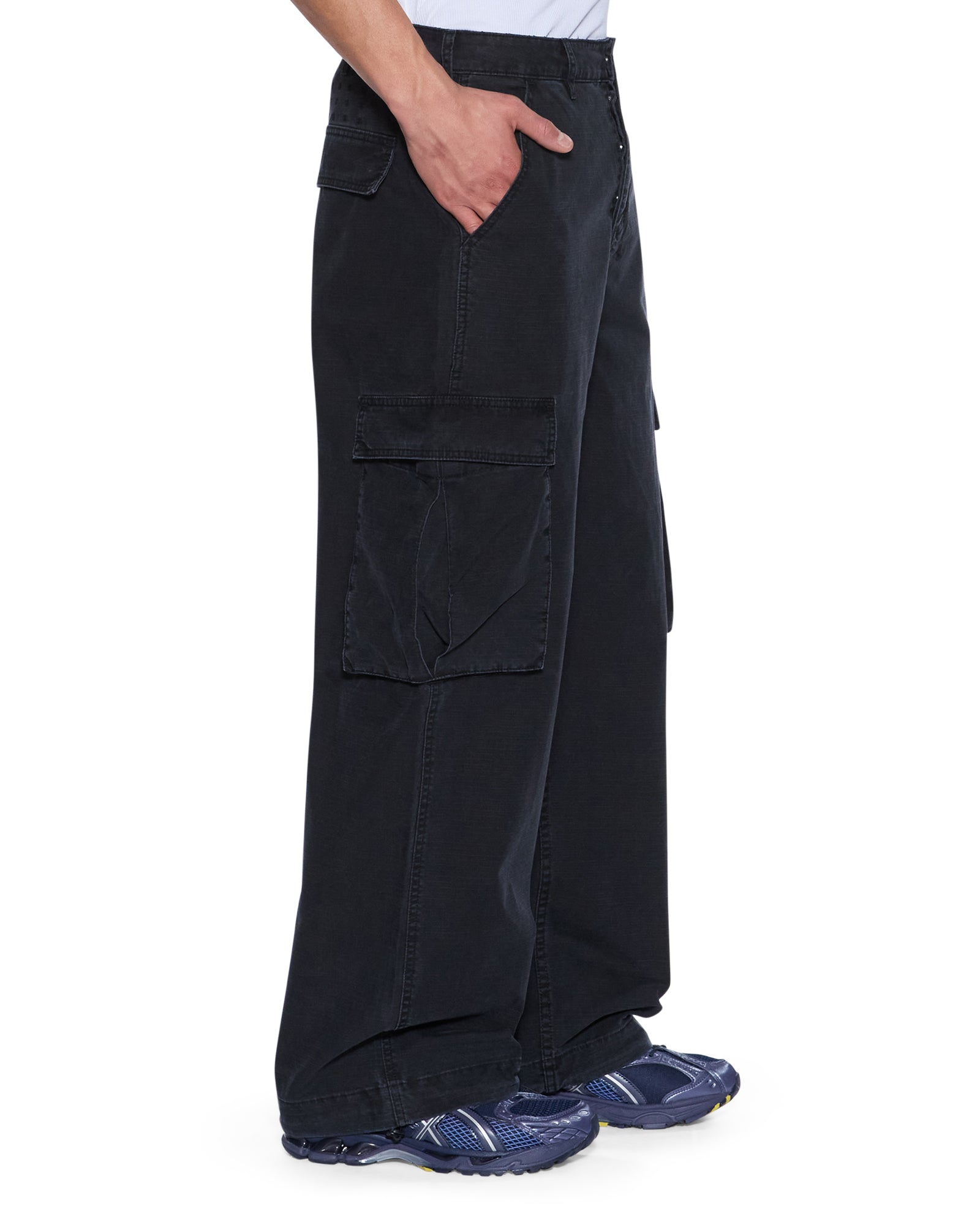 Mens Maxx Fugitive Cargo Worn Black Pants - Image 2